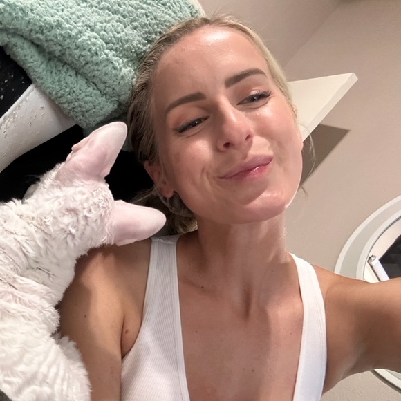 Meet your Posher, Rebecca - Picture 2 of 2